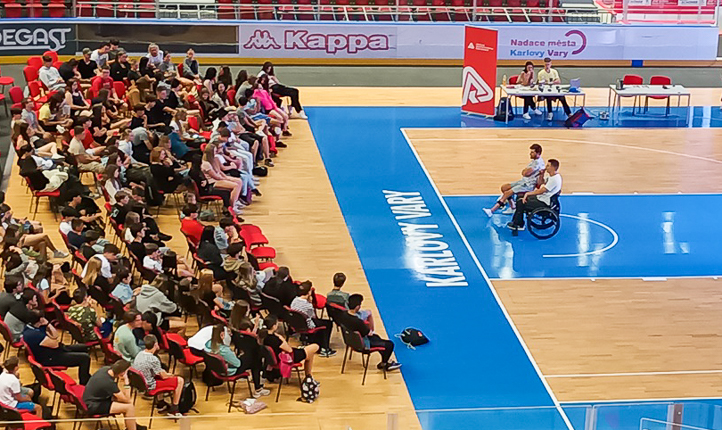 Se VZPourou proti úrazům v Karlových Varech